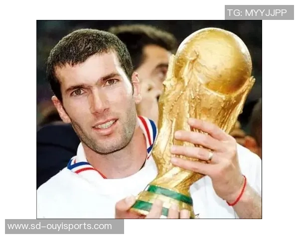 球星眼中的足球精灵：他们如何评价梅西、罗纳尔多与齐达内等传奇人物